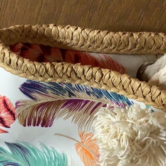 Feather Print Rope Handle Boho Zippered Tote - Picture 10 of 11